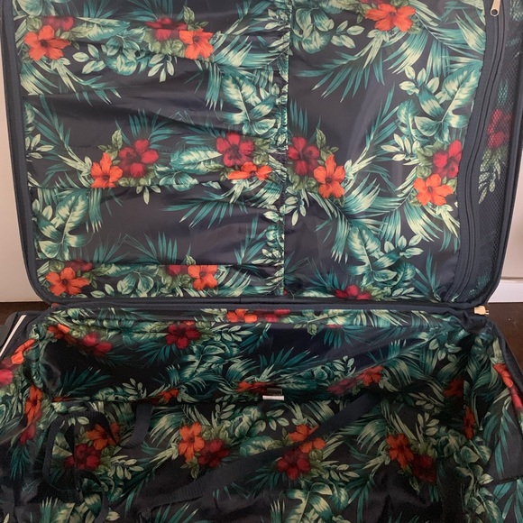 NWT ✨Tommy Bahama 29” expandable spinner suitcase - Picture 6 of 8